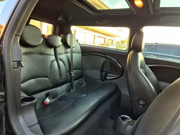 MINI Clubman 2009 - 8500 EUR, 195000 km - AUTO.MOTO.pt - 195000km - foto 12 de 18