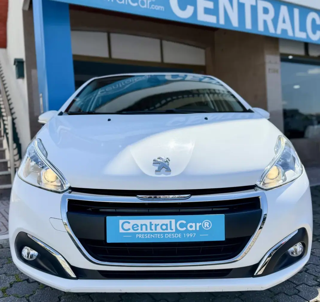 Peugeot 208 2016 - 8950 EUR, 83000 km - AUTO.MOTO.pt - 83000km - foto 3 de 25