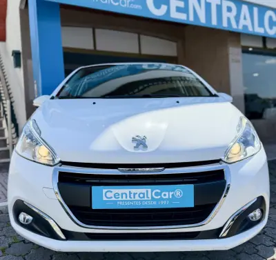 Peugeot 208 2016 - 8950 EUR, 83000 km - AUTO.MOTO.pt - 83000km - foto 3 de 25