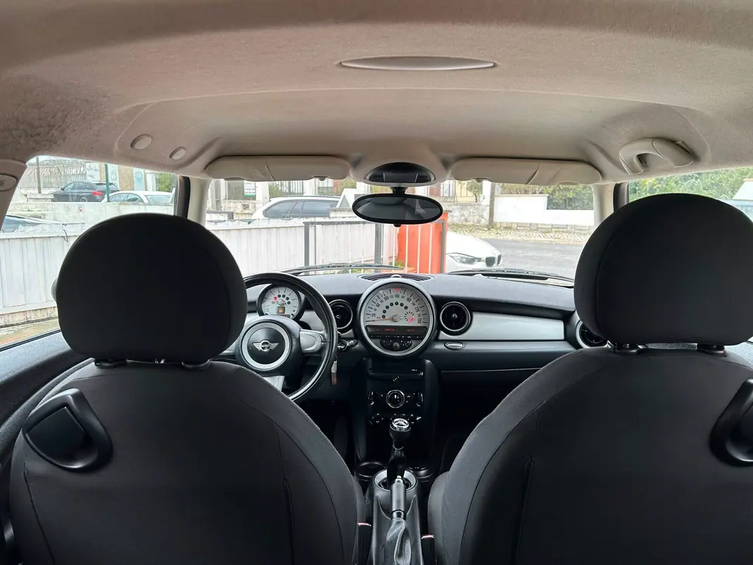 MINI One 2011 - 8700 EUR, 220000 km - AUTO.MOTO.pt - 220000km - foto 26 de 31
