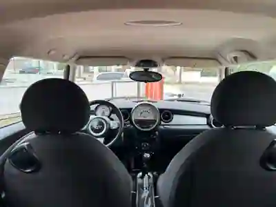 MINI One 2011 - 8700 EUR, 220000 km - AUTO.MOTO.pt - 220000km - foto 26 de 31