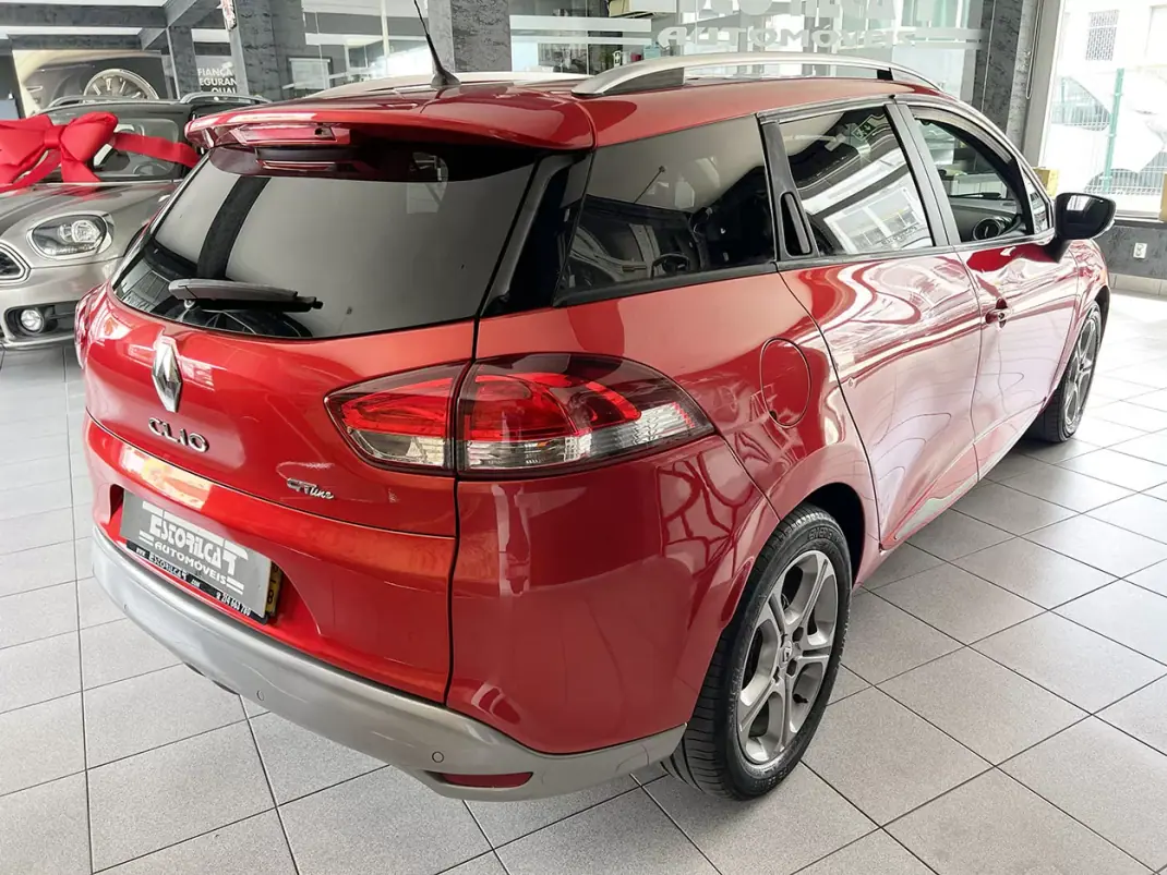 Renault Clio Sport Tourer 2016 - 9600 EUR, 169693 km - AUTO.MOTO.pt - 169693km - foto 3 de 23
