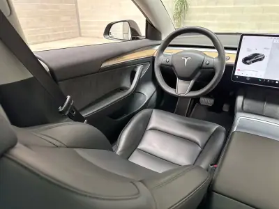 Tesla Model 3 2021 - 26450 EUR, 64959 km - AUTO.MOTO.pt - 64959km - foto 13 de 53