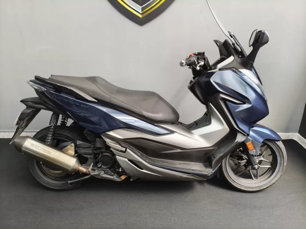 Honda Forza 2018 - 3890 EUR, 41000 km - AUTO.MOTO.pt - 41000km - foto 4 de 21
