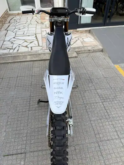 Stark Varg MX 2025 - 9200 EUR, 2 km - AUTO.MOTO.pt - 2km - foto 2 de 7