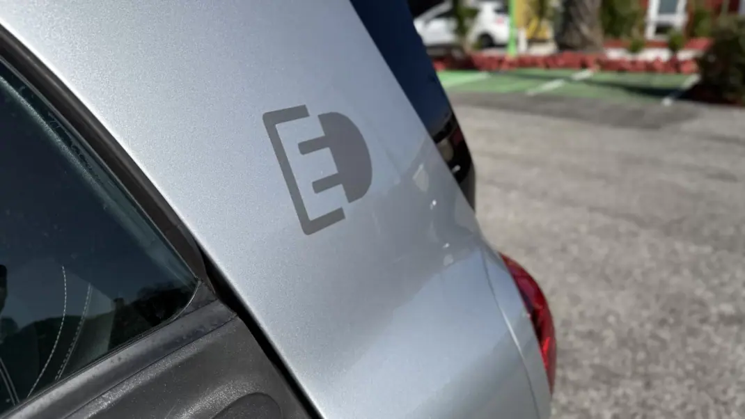 Smart Fortwo Cabrio 2018 - 10490 EUR, 55157 km - AUTO.MOTO.pt - 55157km - foto 20 de 40