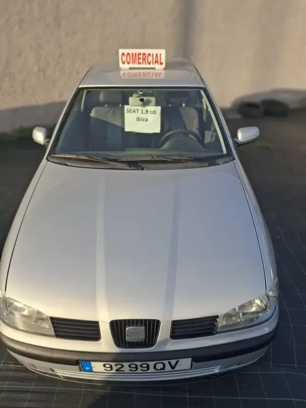 SEAT Ibiza 1999 — photo 2 of 9