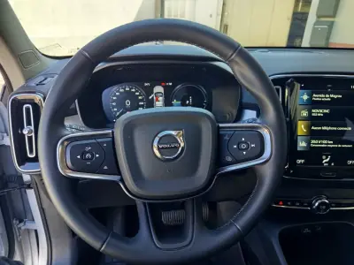 Volvo XC 40 2022 - 26490 EUR, 96032 km - AUTO.MOTO.pt - 96032km - foto 17 de 19