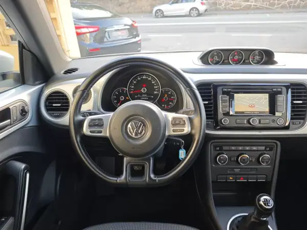 Volkswagen New Beetle 2012 - 12500 EUR, 170000 km - AUTO.MOTO.pt - 170000km - foto 26 de 26