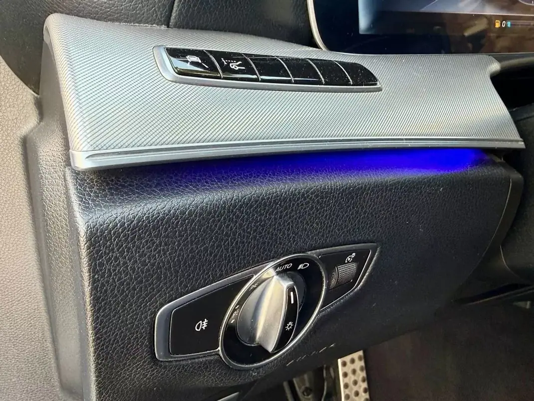 Mercedes-Benz E 220 2017 - 29890 EUR, 193800 km - AUTO.MOTO.pt - 193800km - foto 32 de 41