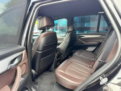 BMW X5 2016 - 29900 EUR, 118000 km - AUTO.MOTO.pt - 118000km - foto 10 de 12