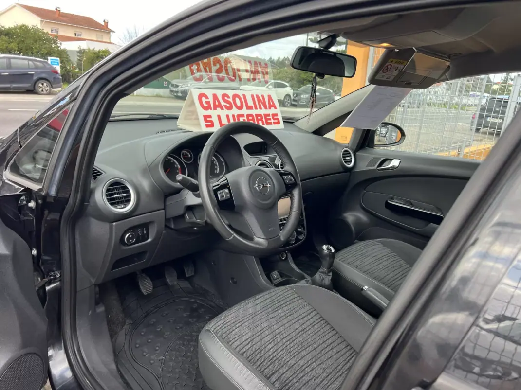 Opel Corsa 2014 - 6450 EUR, 136121 km - AUTO.MOTO.pt - 136121km - foto 14 de 23