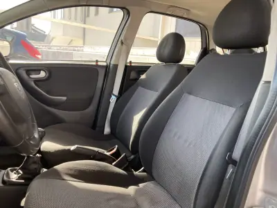 Opel Corsa 2005 - 2750 EUR, 187000 km - AUTO.MOTO.pt - 187000km - foto 7 de 11