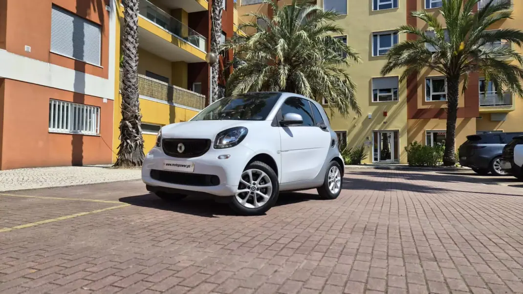 Smart ForTwo Coupé 2018 - 13890 EUR, 25000 km - 25000km - foto 5 de 12