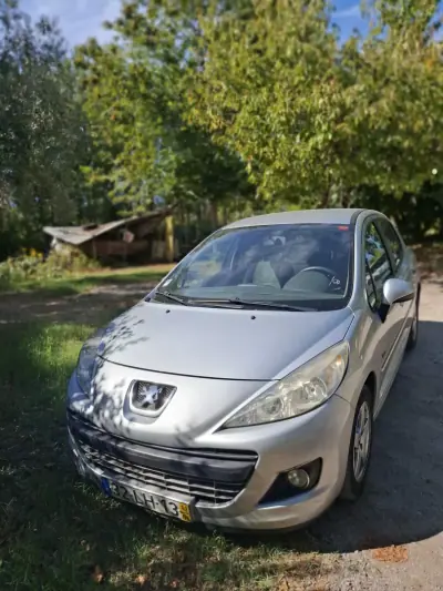 Peugeot 207 2011 - 100 EUR, 201010 km - foto 1 de 6