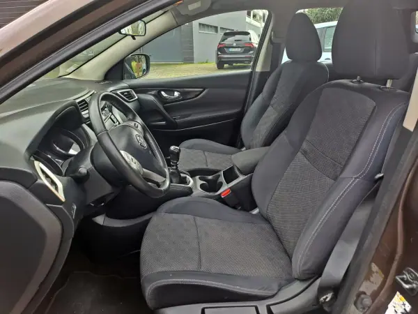 Nissan Qashqai 2015 - 13000 EUR, 125000 km - AUTO.MOTO.pt - 125000km - foto 10 de 22