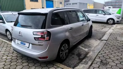 Citroën C4 Grand Picasso 2015 - 10900 EUR, 190000 km - AUTO.MOTO.pt - 190000km - foto 16 de 20