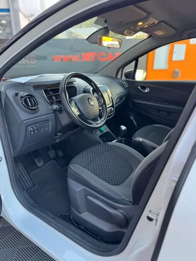 Renault Captur 2019 - 17250 EUR, 82289 km - AUTO.MOTO.pt - 82289km - foto 4 de 27