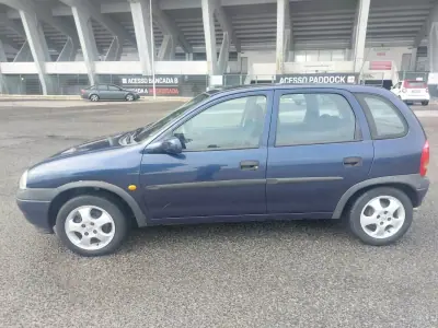 Opel Corsa 2000 - 2590 EUR, 137682 km - AUTO.MOTO.pt - 137682km - foto 3 de 27