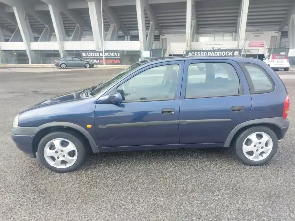 Opel Corsa 2000 - 2490 EUR, 137682 km - AUTO.MOTO.pt - 137682km - foto 3 de 27