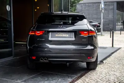 Jaguar F-Pace 2018 - 22990 EUR, 155156 km - 155156km - foto 10 de 48