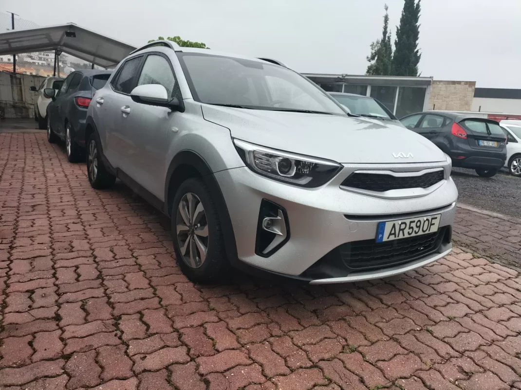 Kia Stonic 2022 - 17450 EUR, 62000 km - AUTO.MOTO.pt - 62000km - foto 3 de 11
