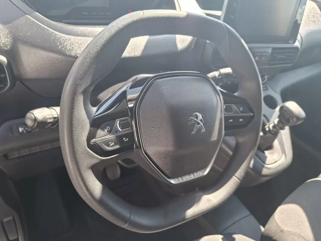 Peugeot Partner 2022 - 14850 EUR, 98726 km - 98726km - foto 35 de 40