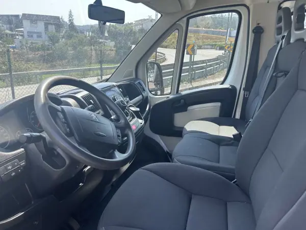 Peugeot Boxer 2013 - 18500 EUR, 96000 km - AUTO.MOTO.pt - 96000km - foto 12 de 14