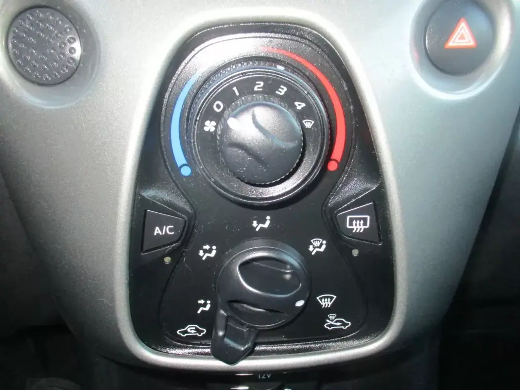 Citroën C1 2015 - 8990 EUR, 150000 km - 150000km - foto 14 de 26