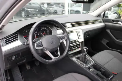 Volkswagen Passat 2021 - 21900 EUR, 22076 km - AUTO.MOTO.pt - 22076km - foto 37 de 44