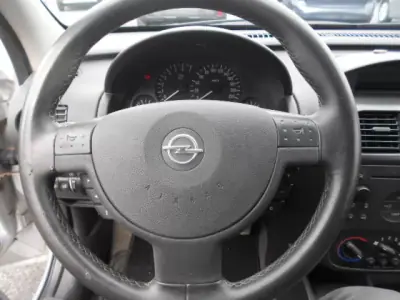 Opel Corsa 2002 - 3500 EUR, 0 km - AUTO.MOTO.pt - foto 4 de 12