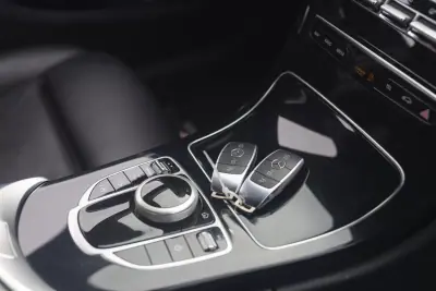 Mercedes-Benz C 180 2019 - 21900 EUR, 186430 km - AUTO.MOTO.pt - 186430km - foto 21 de 36