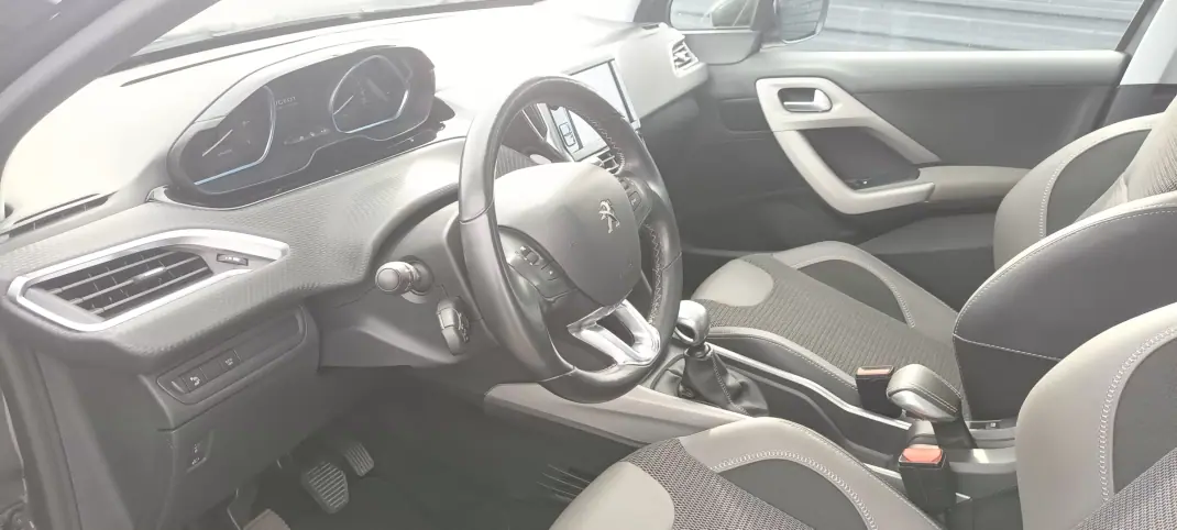 Peugeot 2008 2018 - 13250 EUR, 26000 km - AUTO.MOTO.pt - 26000km - foto 5 de 7