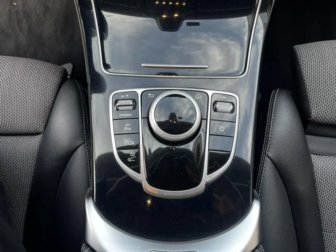 Mercedes-Benz C 300 2020 - 34900 EUR, 159000 km - AUTO.MOTO.pt - 159000km - foto 12 de 27