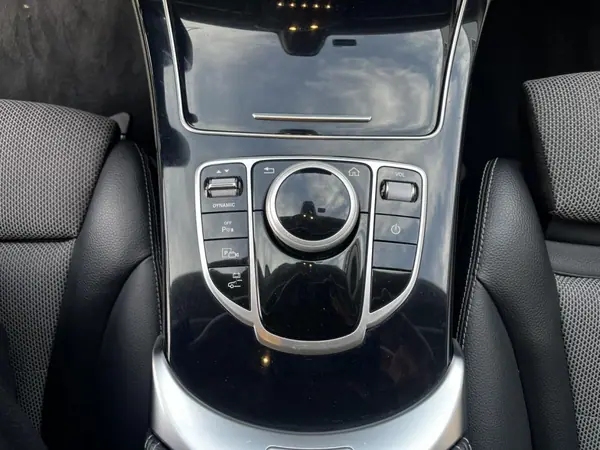 Mercedes-Benz C 300 2020 - 34900 EUR, 159000 km - AUTO.MOTO.pt - 159000km - foto 12 de 27