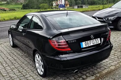 Mercedes-Benz C 220 2002 - 7500 EUR, 300000 km - AUTO.MOTO.pt - 300000km - foto 22 de 22