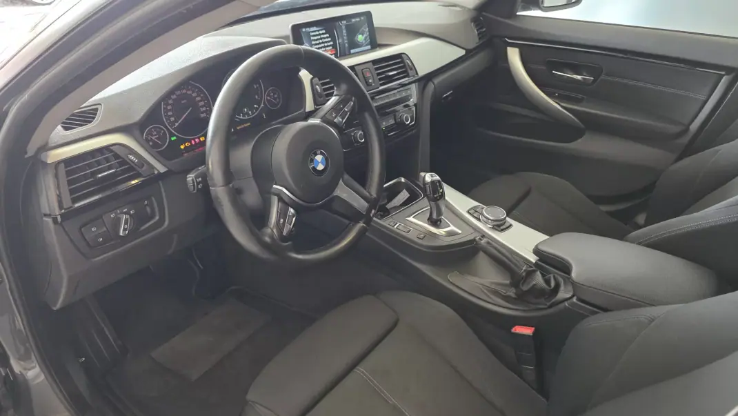 BMW 418 Gran Coupé 2015 - 16900 EUR, 272963 km - AUTO.MOTO.pt - 272963km - foto 38 de 64