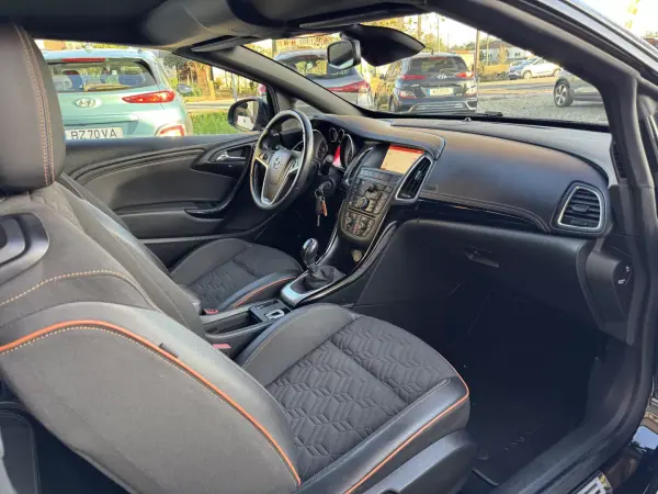 Opel Cascada 2018 - 16900 EUR, 128000 km - AUTO.MOTO.pt - 128000km - foto 15 de 43