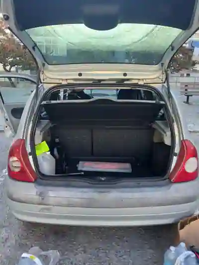 Renault Clio 2002 - 2500 EUR, 97000 km - foto 5 de 15