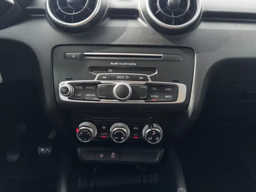 Audi A1 Sportback 2015 - 11990 EUR, 172000 km - 172000km - foto 23 de 39