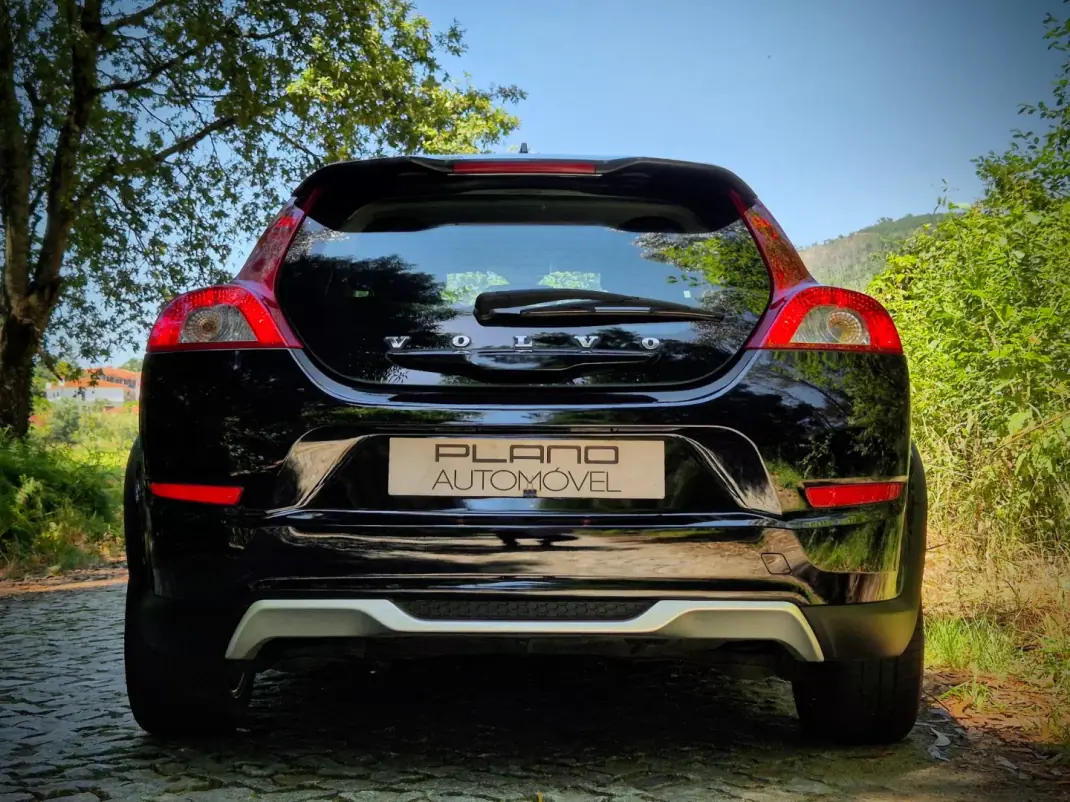 Volvo C30 2011 - 7750 EUR, 179000 km - AUTO.MOTO.pt - 179000km - foto 25 de 28