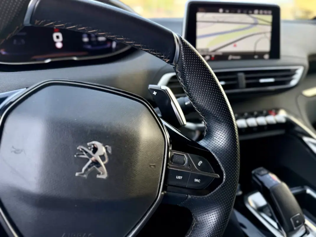 Peugeot 3008 2019 - 16950 EUR, 92000 km - 92000km - foto 20 de 26