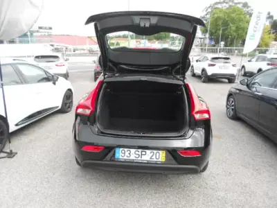 Volvo 121 2017 - 14900 EUR, 157026 km - AUTO.MOTO.pt - 157026km - foto 6 de 13