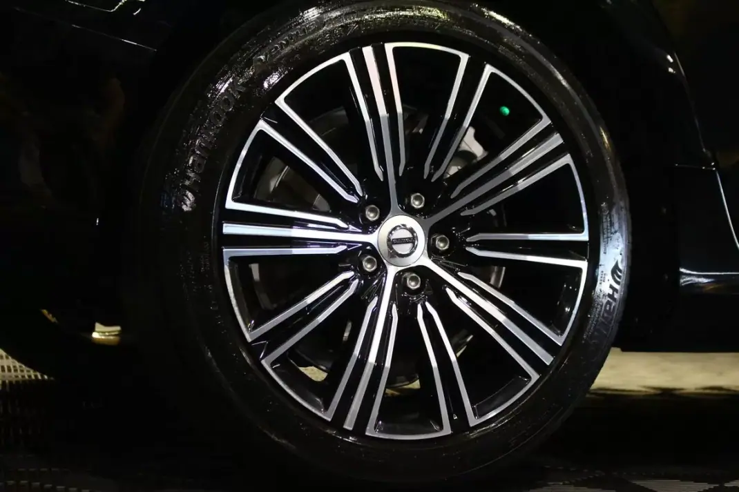Volvo V60 2020 - 22700 EUR, 139000 km - 139000km - foto 9 de 29