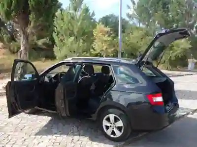 Skoda Fabia Break 2018 - 8900 EUR, 84000 km - AUTO.MOTO.pt - 84000km - foto 6 de 17