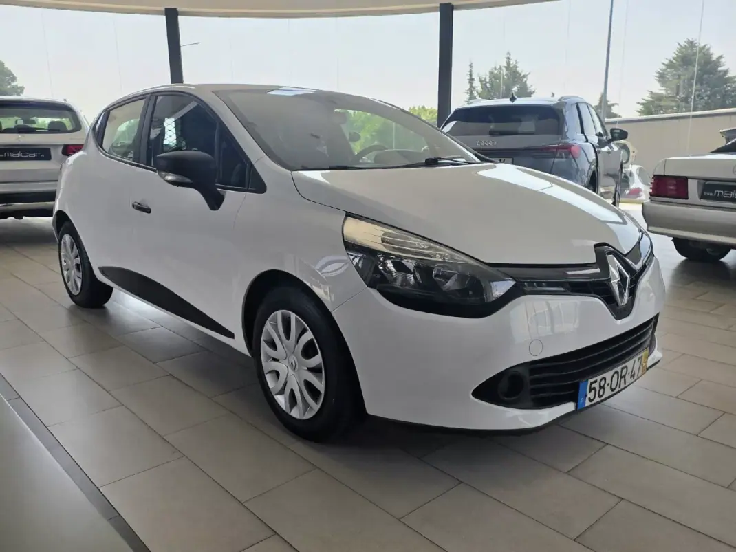 Renault Clio 1.5 Dci Van 2014 - 5750 EUR, 192158 km - AUTO.MOTO.pt - 192158km - foto 8 de 15