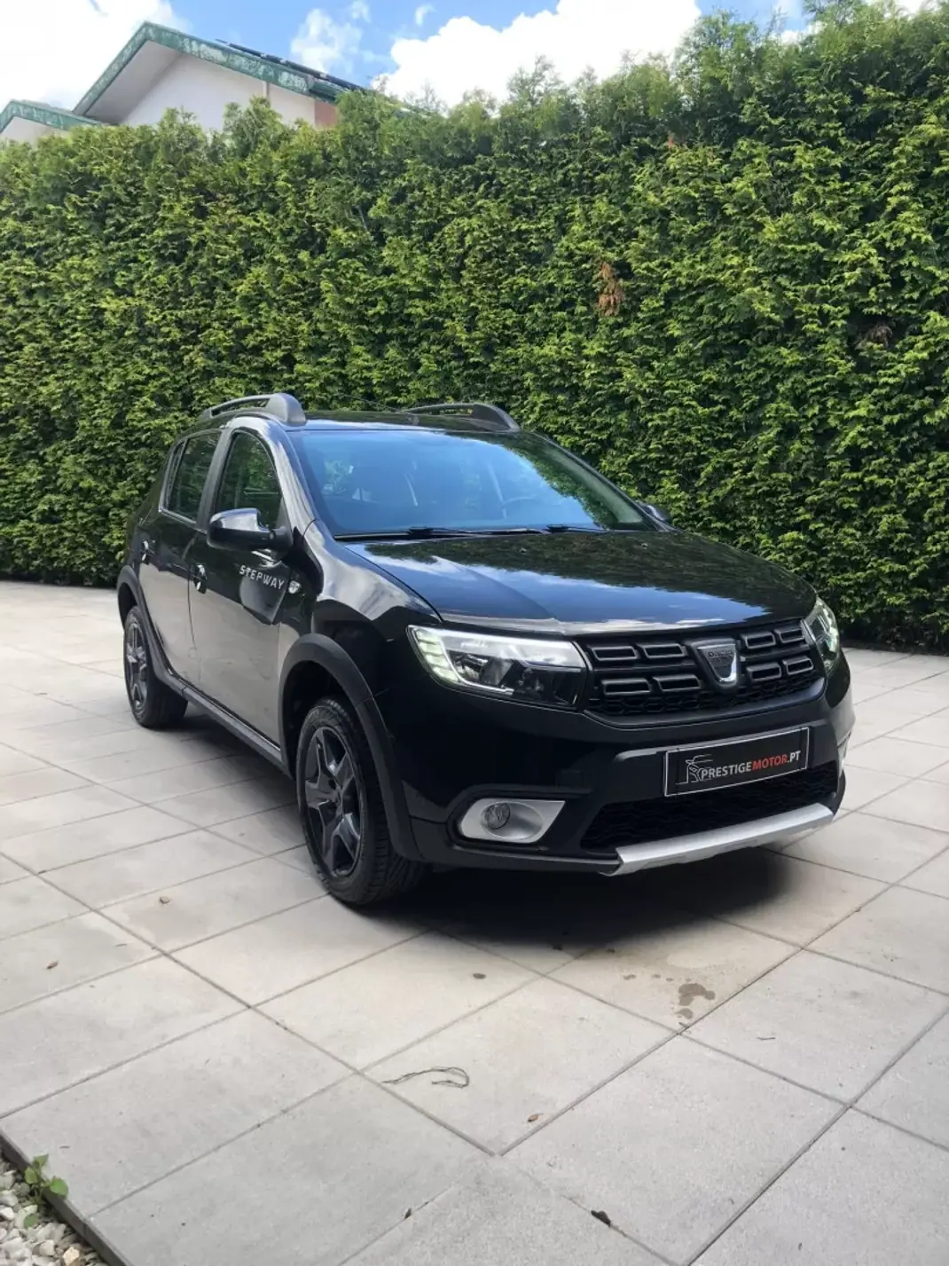 Dacia Sandero 2018 - 9900 EUR, 121000 km - AUTO.MOTO.pt - 121000km - foto 3 de 30