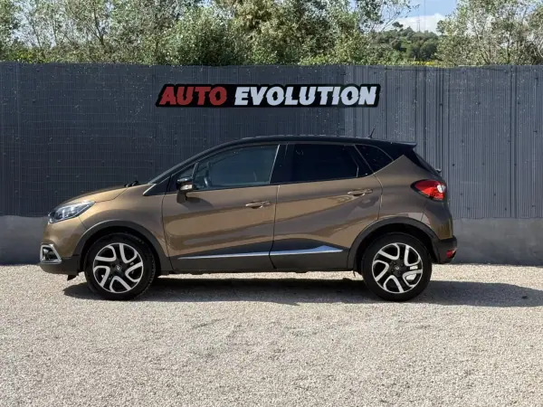 Renault Captur 2017 - 12950 EUR, 149900 km - AUTO.MOTO.pt - 149900km - foto 2 de 12
