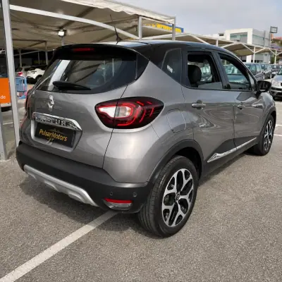 Renault Captur 2018 - 12900 EUR, 185699 km - AUTO.MOTO.pt - 185699km - foto 3 de 11