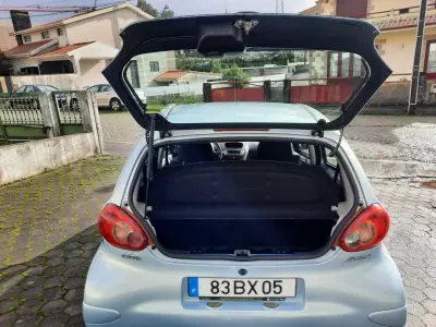 Toyota Aygo 2006 - 5950 EUR, 151957 km - AUTO.MOTO.pt - 151957km - foto 11 de 11